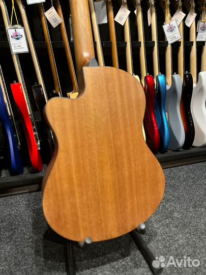 Гитара с подключением Классическая Новая