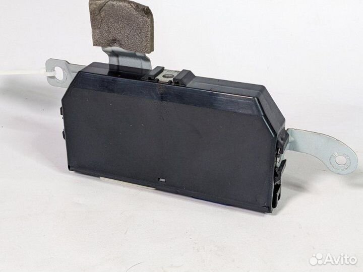 Блок управления дверьми задний левый Nissan Serena