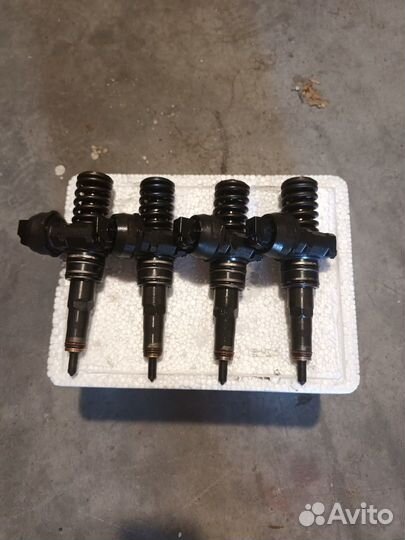 038130073AG VW Transporter T5 форсунки 0414720215