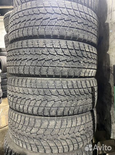 Toyo Observe G3-Ice 215/60 R17