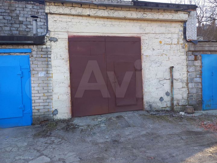 Гараж, > 30 м²