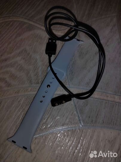 Зарядка и ремешок