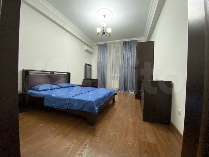 2-к. квартира, 75 м², 1/11 эт.