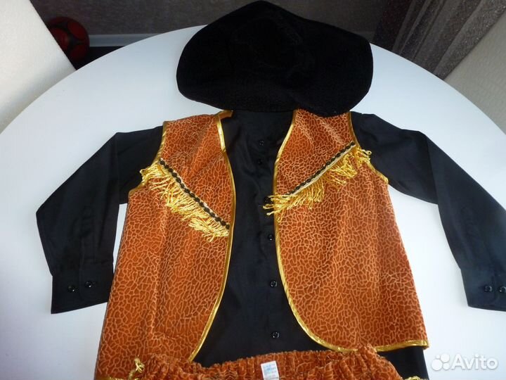 Новогодний маскарадный костюм ковбой