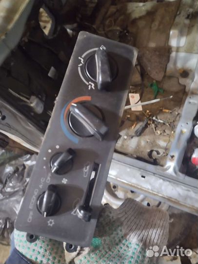 Блок управления печкой mitsubishi Спейс wagon 2