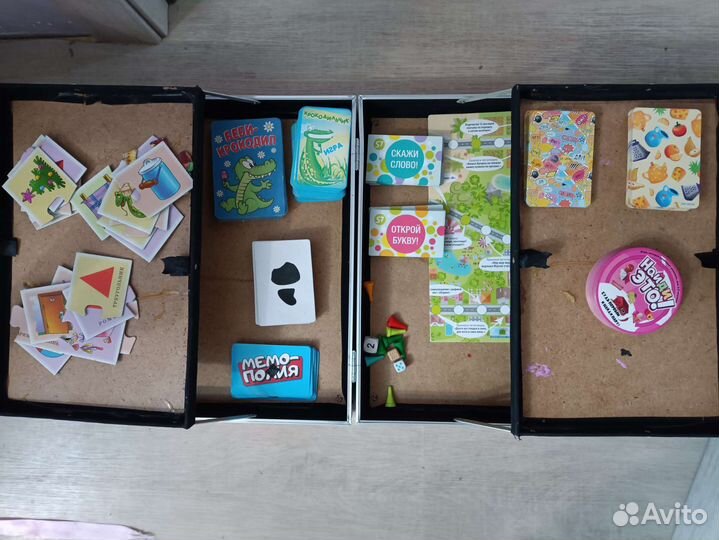 Чемоданчик с настольными играми