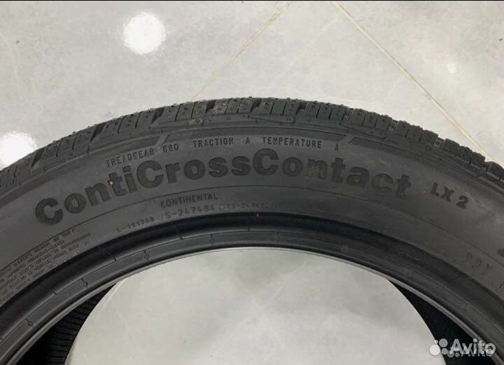 Continental ContiCrossContact LX2 215/60 R17 96H