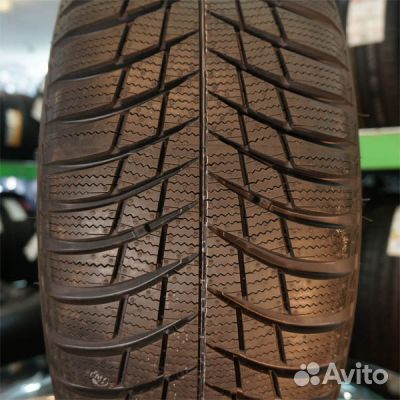 Bridgestone Blizzak LM-001 205/55 R17