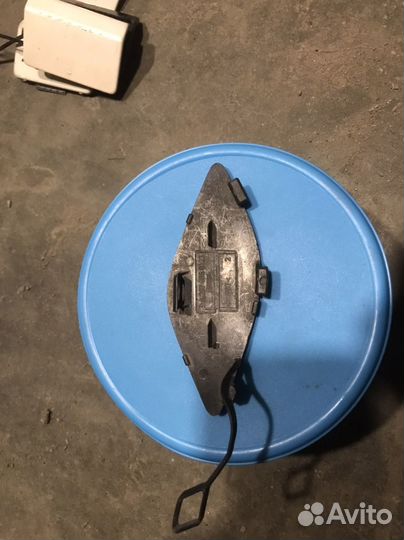 Заглушка перед крюка Mercedes-Benz E 207 купе