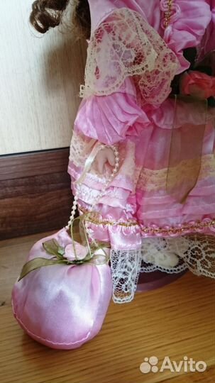 Фарфоровая кукла новая