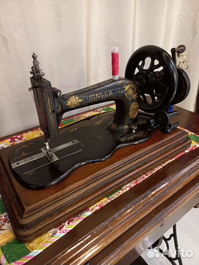 Антикварная швейная машина Singer