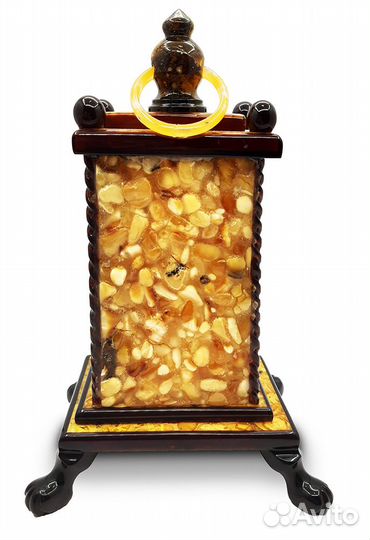 Часы из янтаря настольные