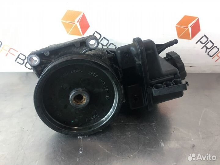 Насос гидроусилителя руля Mercedes C-Class W204