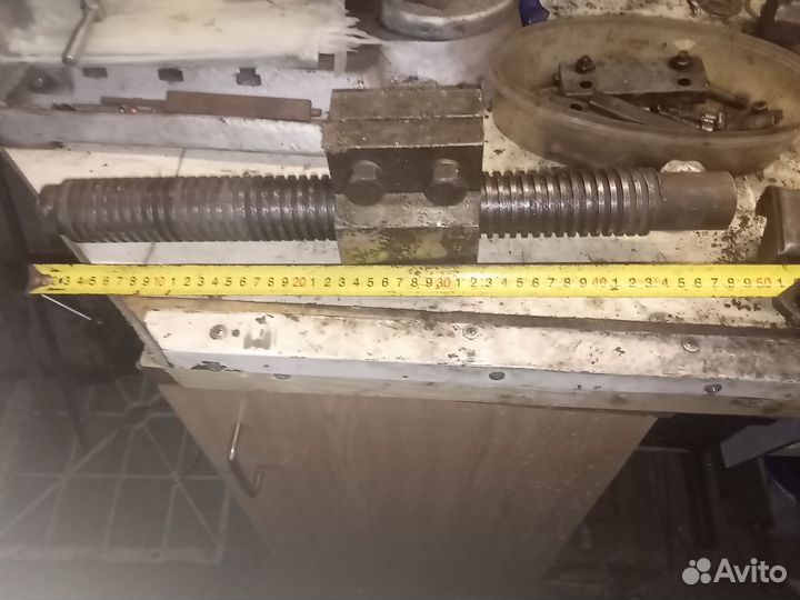 Винт с гайкой