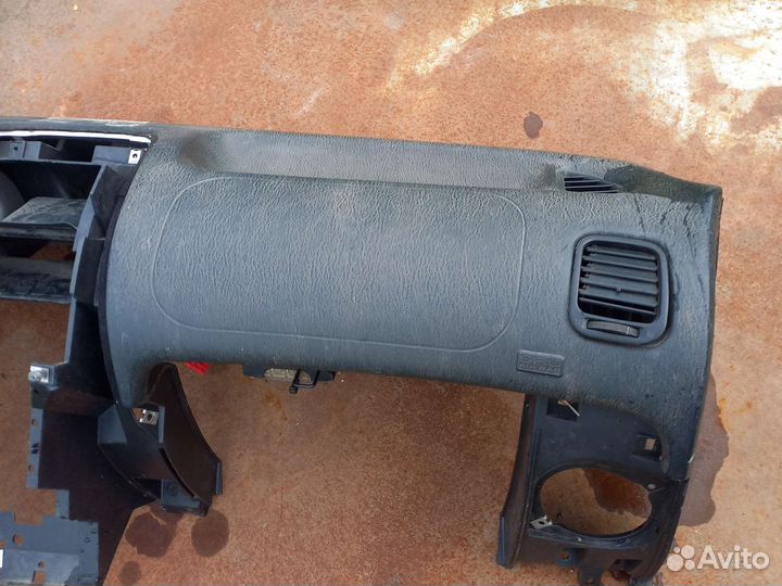 Торпедо Mitsubishi Carisma