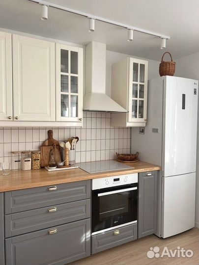 Кухня угловая на заказ для европланировки