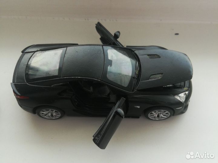 Игрушечная машина lexus