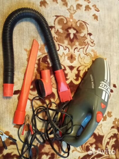 Автомобильный пылесос