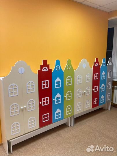 Шкафы в раздевалку детского сада. Шкафчики в сад