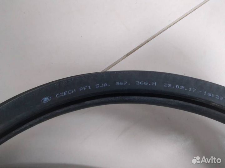 Уплотнитель проема двери передней правой Skoda Rap