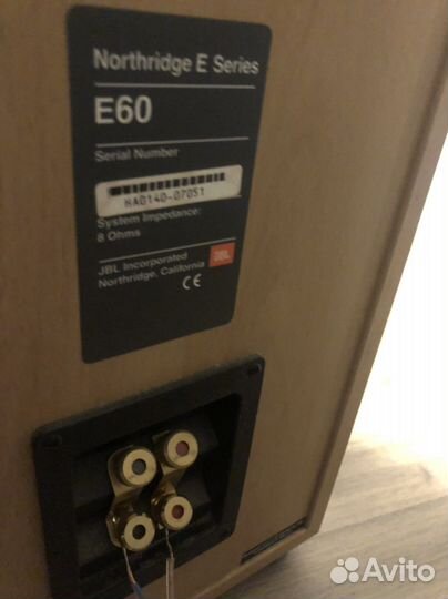 Напольные колонки JBL E60