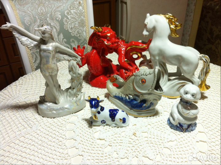 Продаю фарфоровые статуетки