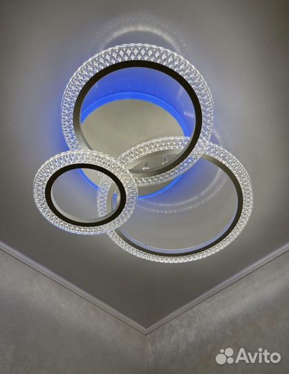 Люстра потолочная светодиодная с пультом. Новая