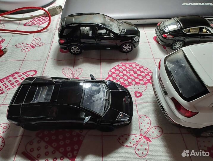 Коллекционные машинки kinsmart