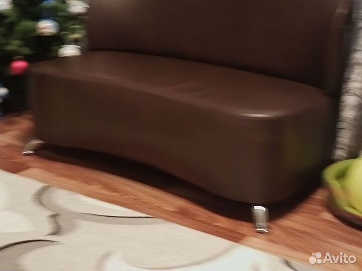 Маленький диванчик