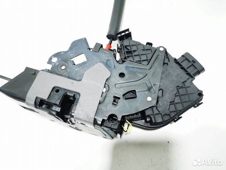 Замок двери передней левой Land Rover рест