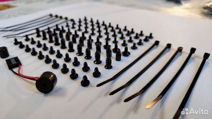 Комплект болтов и стоек для сборки PC