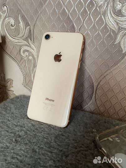 iPhone 8, 64 ГБ