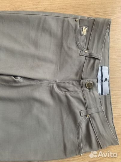 Серые брюки