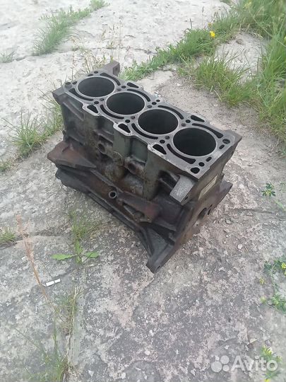 Блок двигателя для столика