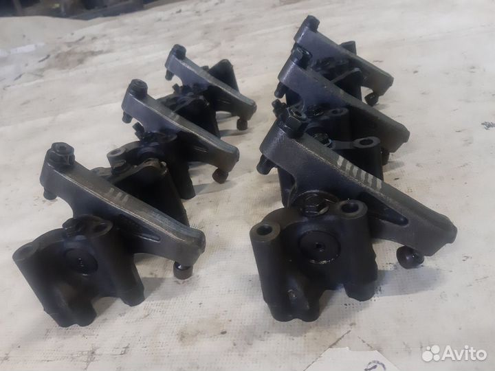 Рокерный вал с рокерами DAF XF 105