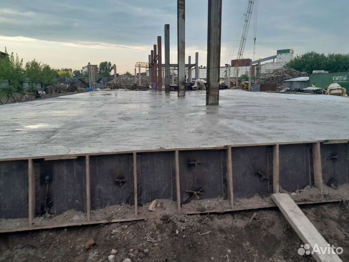 Бригада монтажников металлоконструкций