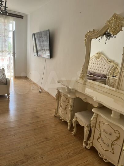 2-к. квартира, 81 м², 2/5 эт.