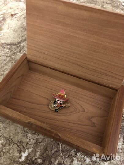 Значок/подарок