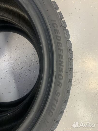 Grenlander Icedefensor Stud II 235/50 R19 103T