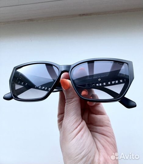 Очки Balenciaga матовые солнцезащитные женские