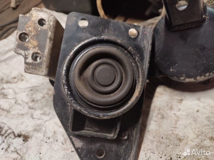 Подушка двигателя Kia Rio 2 JB 2011