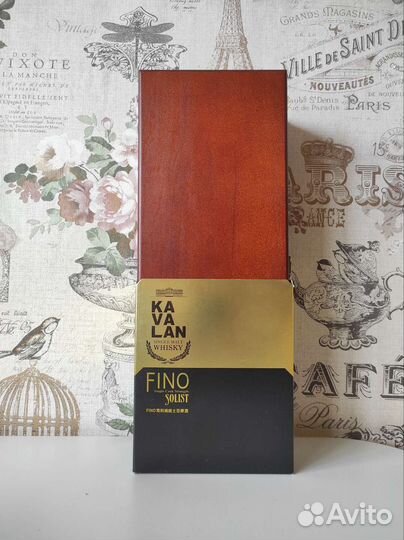 Бутылка из под виски в деревянном боксе