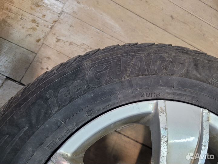 Yokohama Ice Guard Stud IG55 215/65 R16