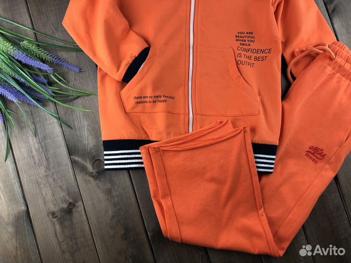 Костюм спортивный на девочку 110 116 122