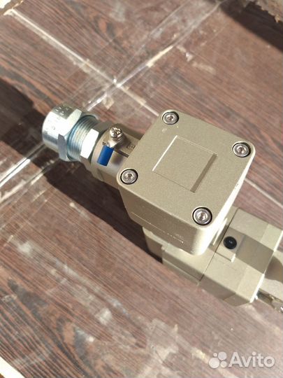 Пневмоклапан SMC 50-VF3-5T