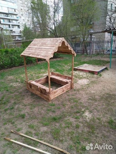 Песочница с крышкой, домики