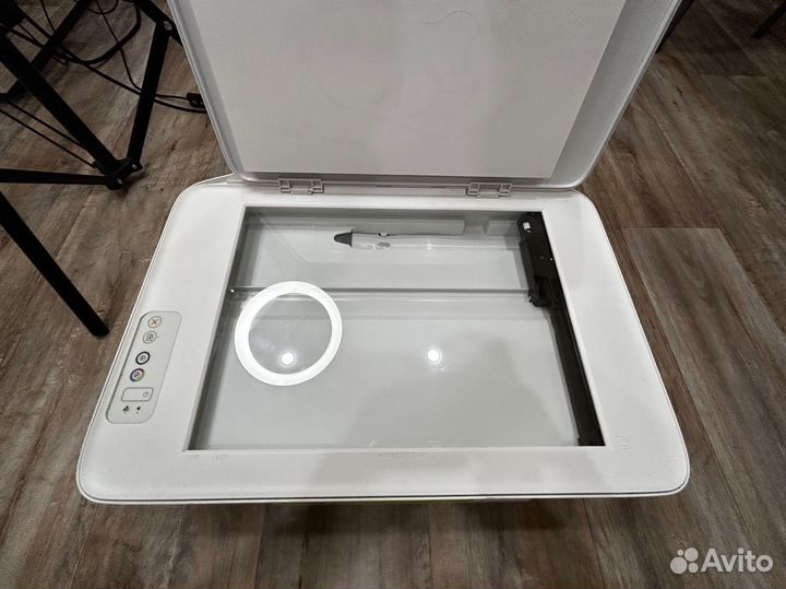 Принтер, сканер, копир HP DeskJet 2130 струйный