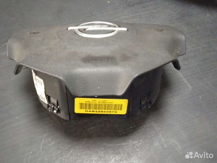 Подушка безопасности в руль Opel Vectra C Signum