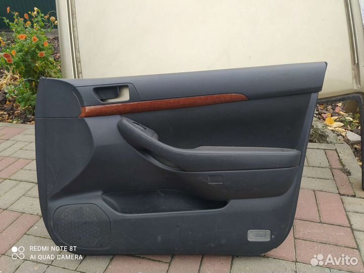 Toyota avensis обшивка двери передняя правая