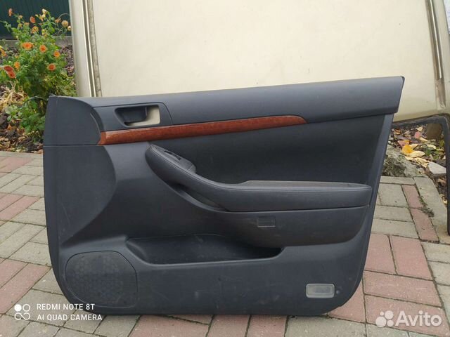 Toyota avensis обшивка двери передняя правая